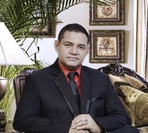 Fahri Bachmid Raih Penghargaan Indonesian Top Leaders Achievement Award 2018