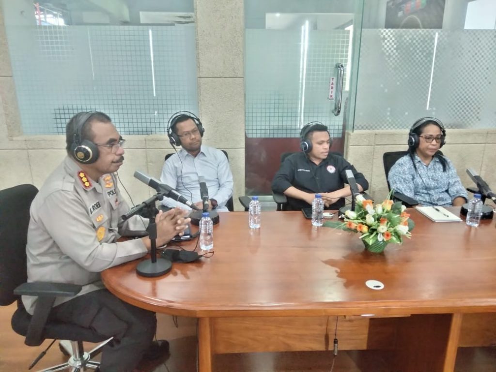 Bahas Jurnalisme Damai, Polda Maluku Gelar Dialog di RRI Ambon