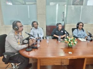 Bahas Jurnalisme Damai, Polda Maluku Gelar Dialog di RRI Ambon