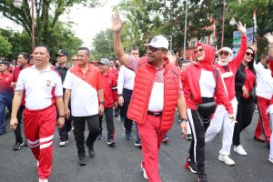 Semarak HUT RI dan Provinsi Maluku ke 77, Gubernur Ikuti Jalan Sehat