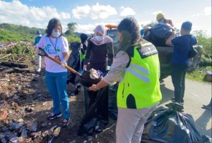 AP I Bandara Pattimura Ambon dan Tim Millennials Aksi Bersih Lingkungan Bersama The Mulung Ambon