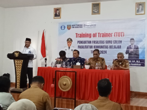 Pj Bupati Malteng Harap Program Komunitas Belajar Bawa Kemajuan Pendidikan di Maluku Tengah