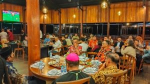 Rektor Unpatti Gelar Jamuan Makan Malam Peserta FORWAREK PTN ISI se Indonesia Tahun 2025
