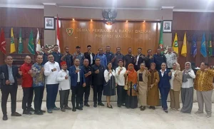 DPRD Maluku dan Legislator Senayan Dapil Maluku Rapat Bahas Isu Strategis Daerah