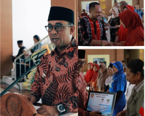 Bupati Malteng Serahkan Bantuan Sosial Tahun Anggaran 2025