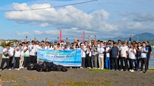 Peringati Hari Lingkungan Hidup Sedunia, PLN UIW MMU Gelar EVP Bersih Pantai di Ambon dan Masohi